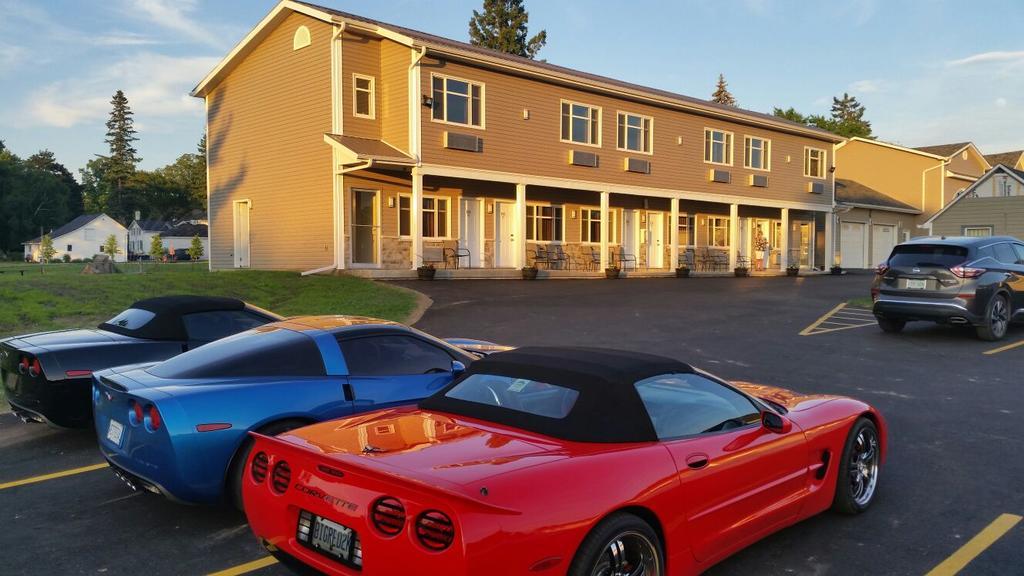 Fox Motor Inn ナパニー エクステリア 写真